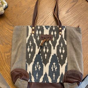 Myra Bag Tote